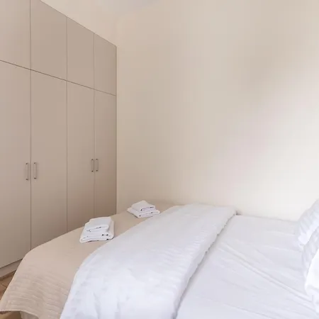 公寓式酒店 Studioapart23 *